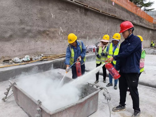 【消防宣傳月】筑牢工地“防火墻”——建設(shè)公司消防宣傳月活動進行中